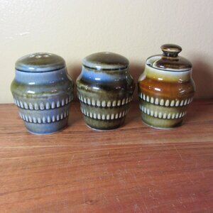 wade armagh vintage irish porcelain salt & pepper shakers & mustard pot (W4592)